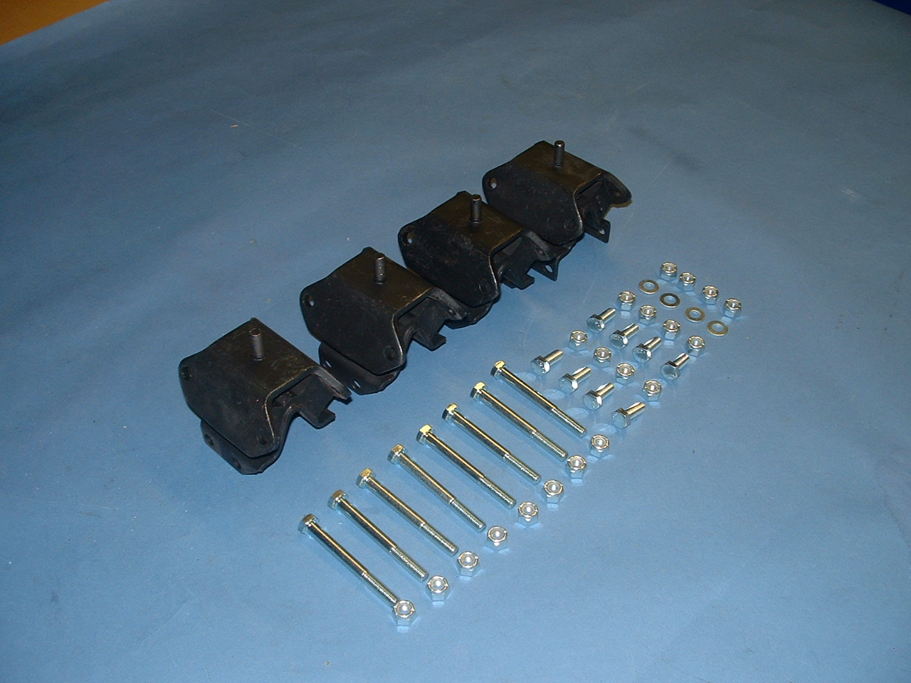 Jaguar E Type Series 1,2 & 3 Rear Suspension Mounting Kit Vee Blocks & Fittings