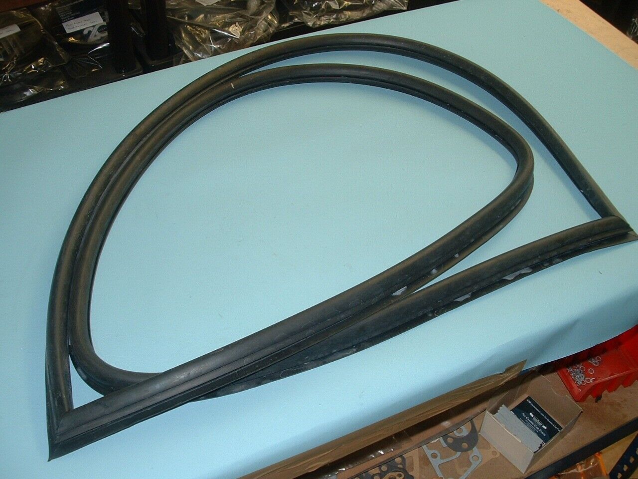 Ford Escort Mk3-4 Front Screen Seal