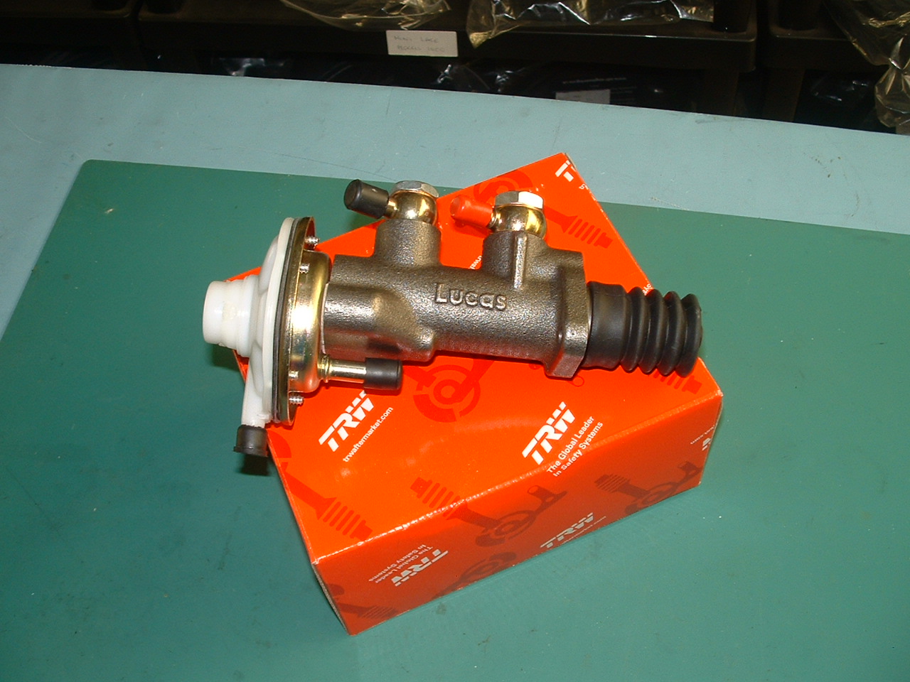 Jaguar E Type Series 1/2 & 3 Brake Master Cylinder C26767